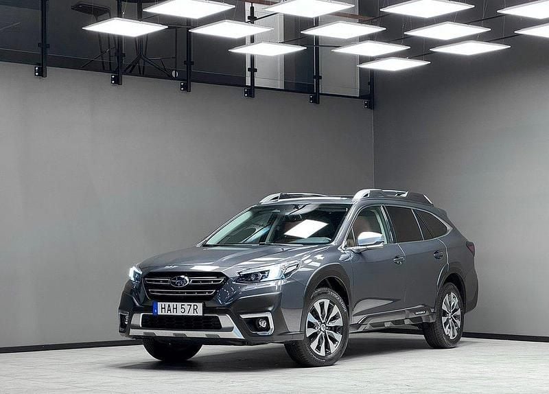 Grå Begagnad 2023 Subaru Outback SUV | 419 900 kr (Lite dyr) - Bild 1/3