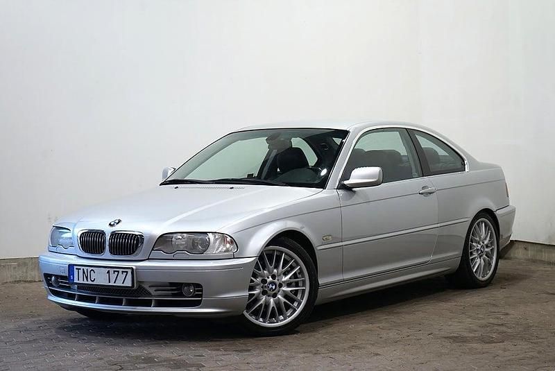 Begagnad BMW 330 M Sport 231 HK (169 kW) 2002 Grå Sportkupé