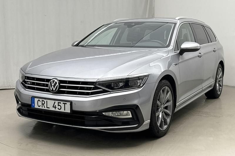Silver Begagnad 2021 VW Passat GT | 259 000 kr (Marknadspris) - Bild 1/4
