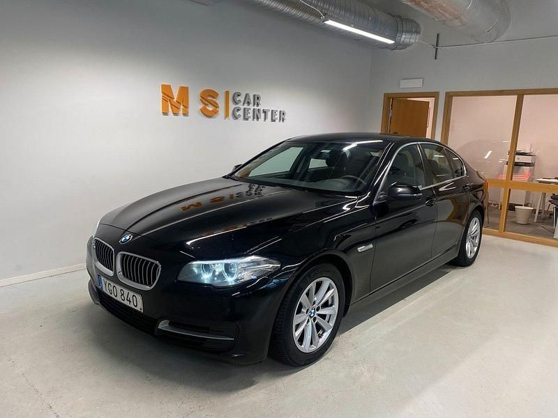 Svart Begagnad 2016 BMW 520 Sedan | 134 800 kr (Bra pris) - Bild 1/4