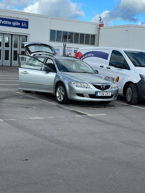Silver Begagnad 2003 Mazda 6 Kombi | 24 000 kr (Marknadspris) - Bild 1/4