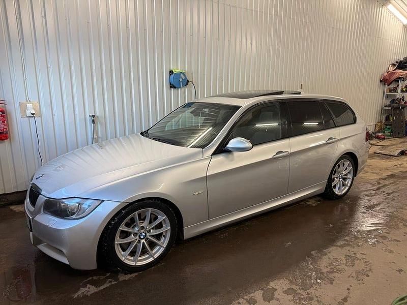 Begagnad BMW 335 Comfort Edition 286 HK (210 kW) 2006 Silver Kombi
