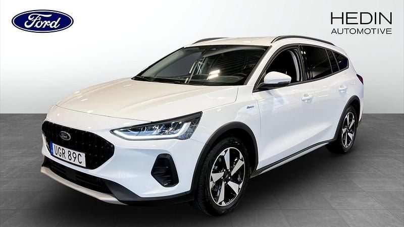 Vit (white) Begagnad 2024 Ford Focus Active Kombi | 254 900 kr (Bra pris) - Bild 1/4