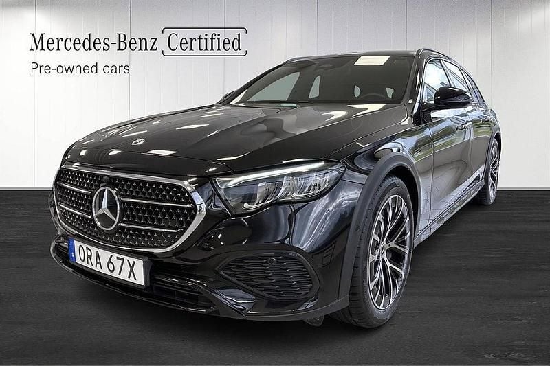 Svart Begagnad 2024 Mercedes E300 Kombi | 689 000 kr (Marknadspris) - Bild 1/3