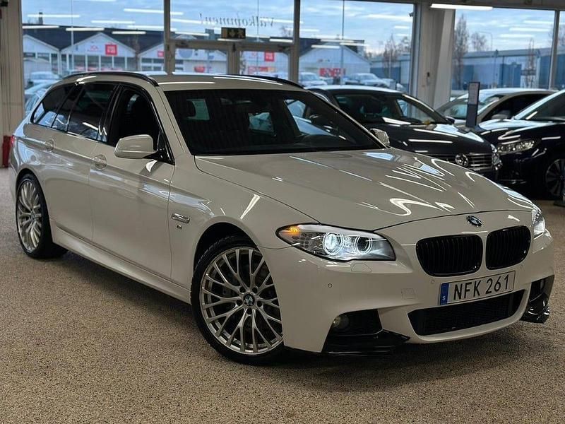 Begagnad BMW 525 M Sport 218 HK (160 kW) 2013 Vit Kombi