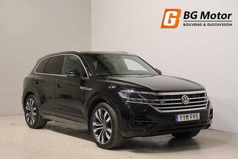 Svart Begagnad 2019 VW Touareg R-line SUV | 419 900 kr (Bra pris) - Bild 1/3