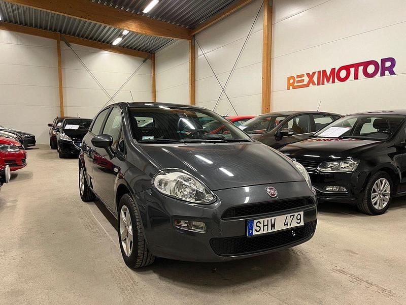 Grå Begagnad 2013 Fiat Punto Easy Halvkombi | 39 900 kr - Bild 1/4