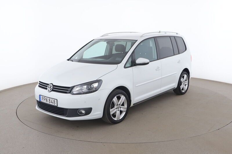 Vit Begagnad 2014 VW Touran Minibuss | 151 000 kr - Bild 1/4