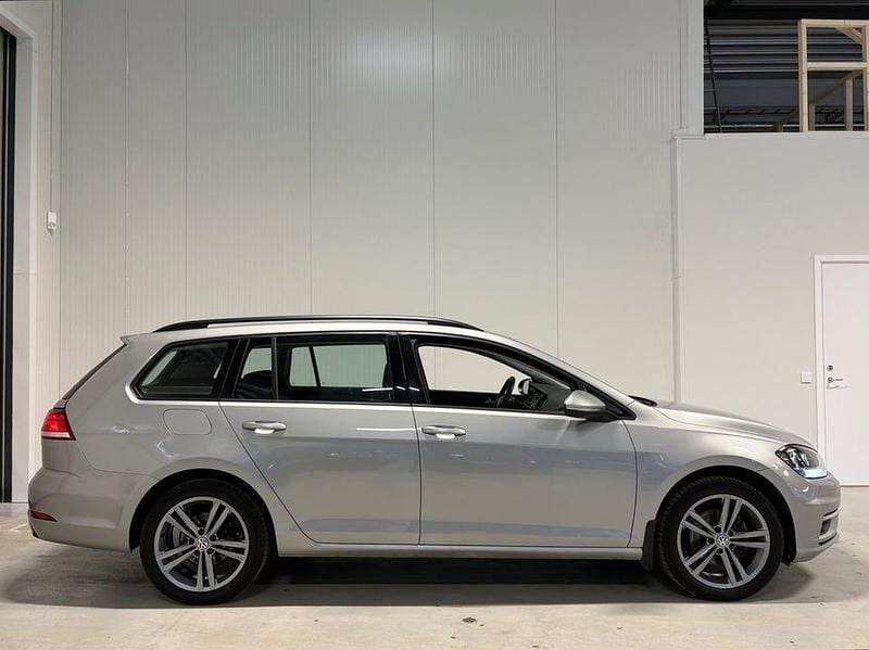 Begagnad VW Golf VII 110 HK (80 kW) 2017 Silver Kombi