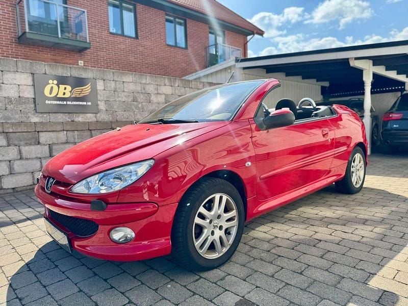 Röd Begagnad 2006 Peugeot 206 CC Cab | 23 000 kr (Marknadspris) - Bild 1/4