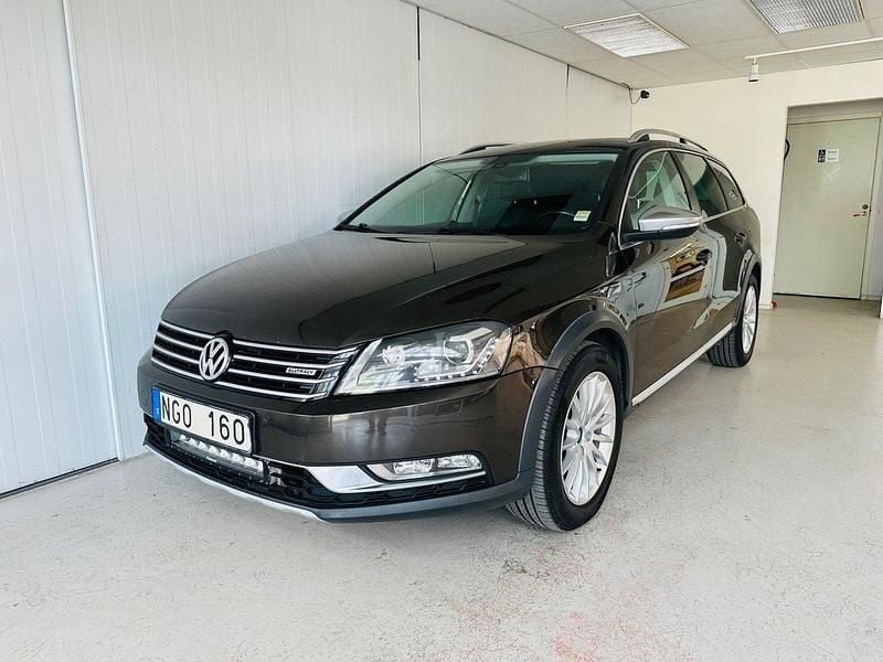 Mörkbrun Begagnad 2013 VW Passat Alltrack Kombi | 67 900 kr (Bra pris) - Bild 1/4