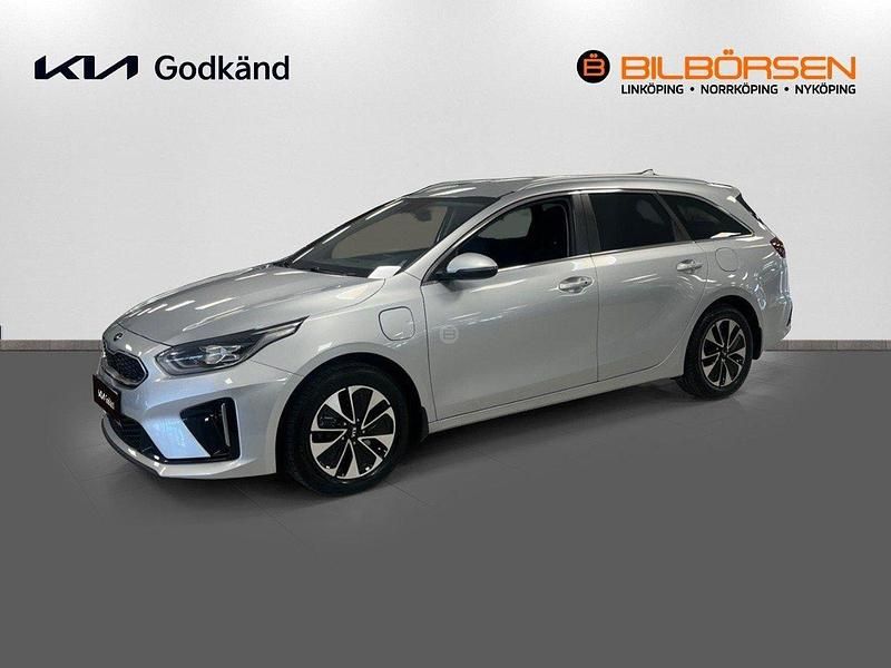 Grå Begagnad 2021 Kia Ceed Sportswagon Advance Kombi | 239 900 kr (Marknadspris) - Bild 1/4