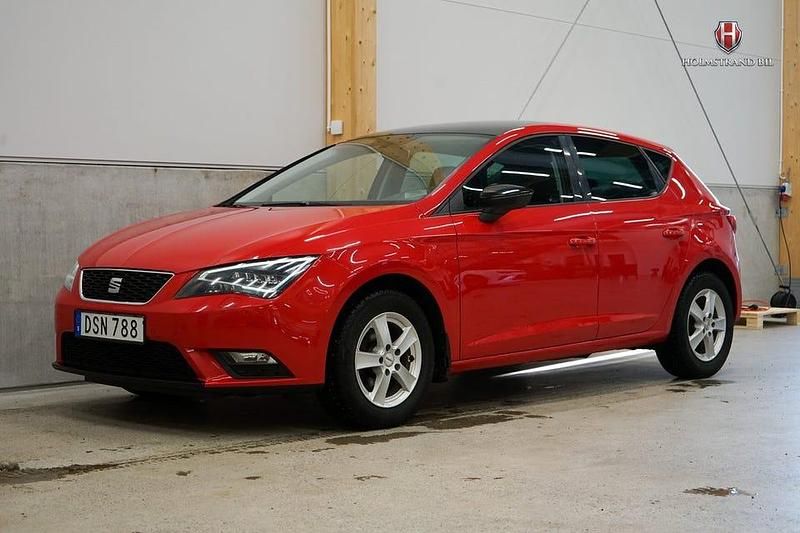 Begagnad Seat Leon Style 110 HK (80 kW) 2016 Röd Halvkombi