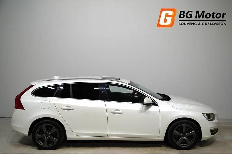 Begagnad Volvo V60 Summum 283 HK (208 kW) 2014 Vit Kombi