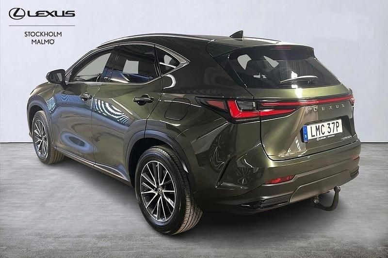 Begagnad Lexus NX450h+ Business Edition 313 HK (230 kW) 2022 Grön SUV