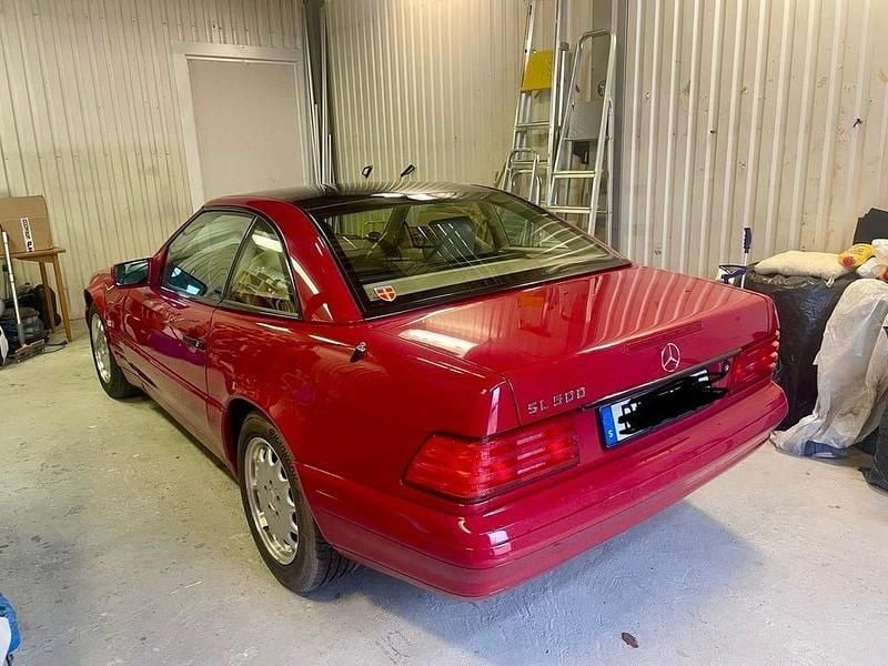 Röd Begagnad 1997 Mercedes SL500 Cab | 278 000 kr - Bild 1/4