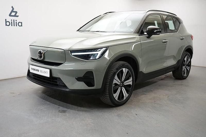 Begagnad Volvo XC40 Core 185 kW (252 HK) 2022 Grön SUV