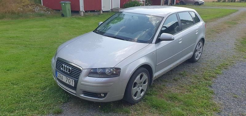 Silver Begagnad 2007 Audi A3 Sportback Comfort Halvkombi | 25 000 kr (Superpris) - Bild 1/4