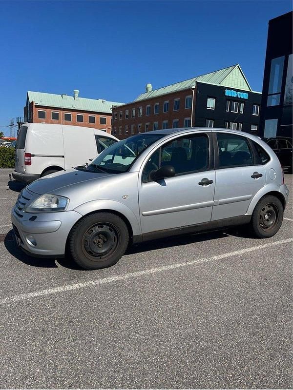 Silver Begagnad 2008 Citroën C3 Halvkombi | 17 900 kr (Bra pris) - Bild 1/4