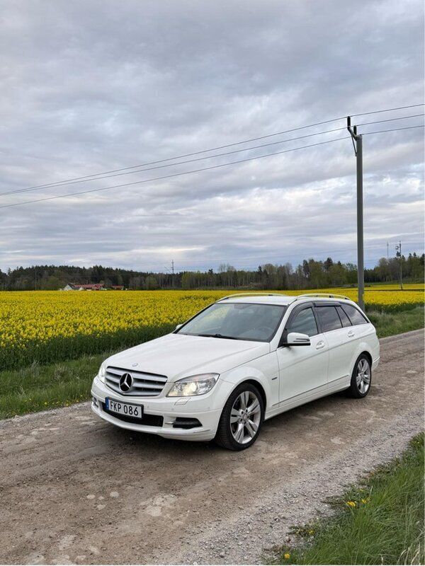 Vit Begagnad 2010 Mercedes C220 Kombi | 73 000 kr (Dyr) - Bild 1/4