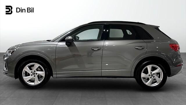 Begagnad Audi Q3 Advanced 150 HK (110 kW) 2022 Chronosgrå metallic SUV