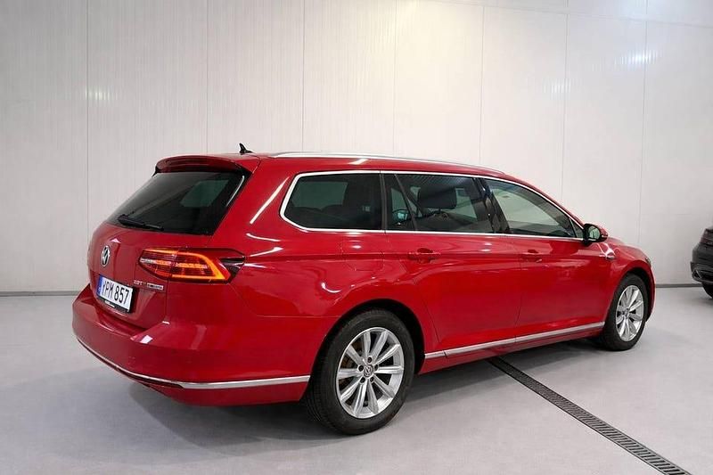 Begagnad VW Passat 190 HK (139 kW) 2018 Röd