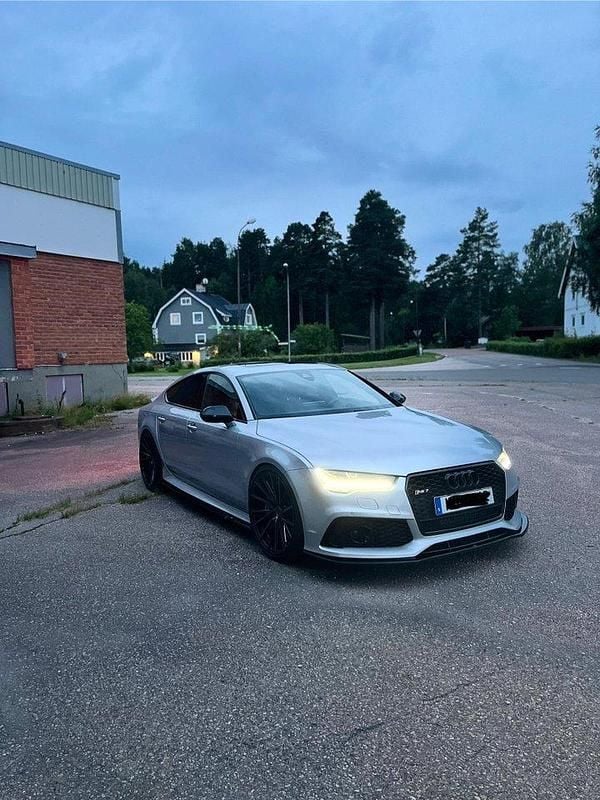 Grå Begagnad 2017 Audi RS7 Performance Halvkombi | 565 000 kr (Bra pris) - Bild 1/3