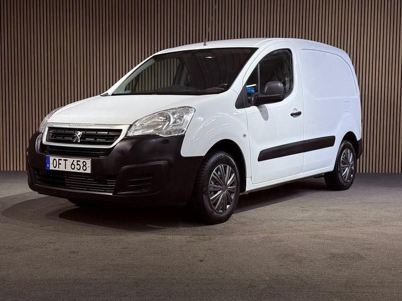 Vit Begagnad 2016 Peugeot Partner Minibuss | 117 900 kr (Marknadspris) - Bild 1/4