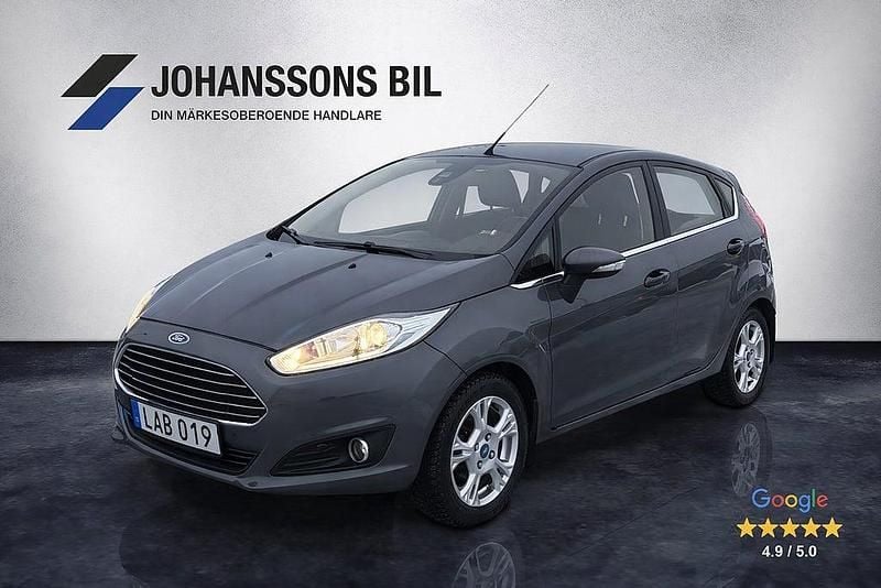 Begagnad Ford Fiesta Titanium 101 HK (74 kW) 2015 Grå Halvkombi