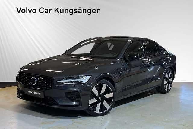 Grå Begagnad 2024 Volvo S60 Plus Sedan | 449 900 kr (Marknadspris) - Bild 1/3