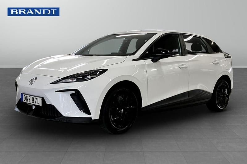 Vit Begagnad 2023 MG MG4 EV Halvkombi | 219 900 kr (Marknadspris) - Bild 1/4