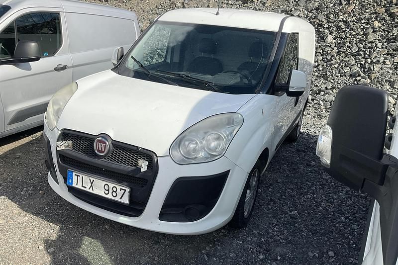 Vit Begagnad 2013 Fiat Doblò Minibuss | 29 000 kr - Bild 1/4