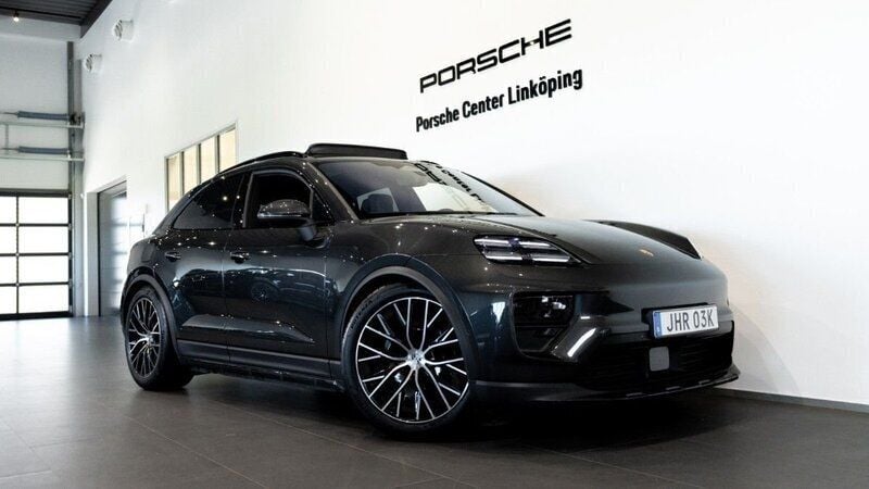 Grå (black) Begagnad 2024 Porsche Macan SUV | 1 079 000 kr (Dyr) - Bild 1/3