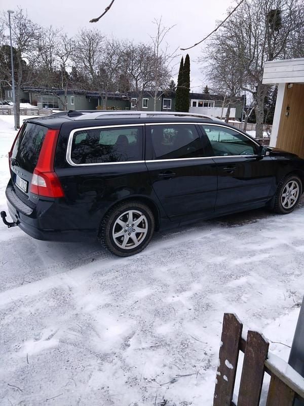 Begagnad 2009 Volvo V70 Kombi | 43 000 kr (Superpris) - Bild 1/4