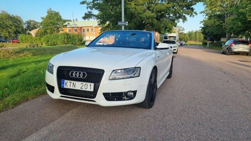 Vit Begagnad 2011 Audi A5 Cabriolet Comfort Cab | 159 000 kr (Bra pris) - Bild 1/4