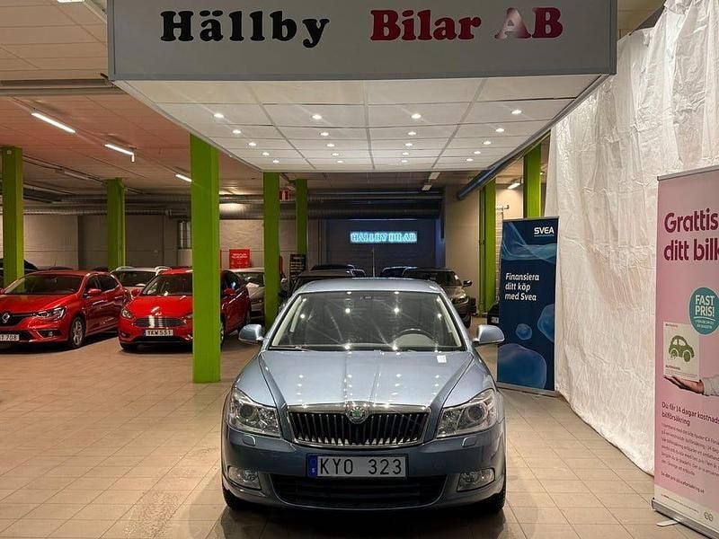 Begagnad Skoda Octavia Elegance 160 HK (117 kW) 2011 Blå