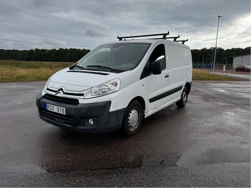 Vit Begagnad 2013 Citroën Jumpy Minibuss | 59 000 kr (Lite dyr) - Bild 1/4