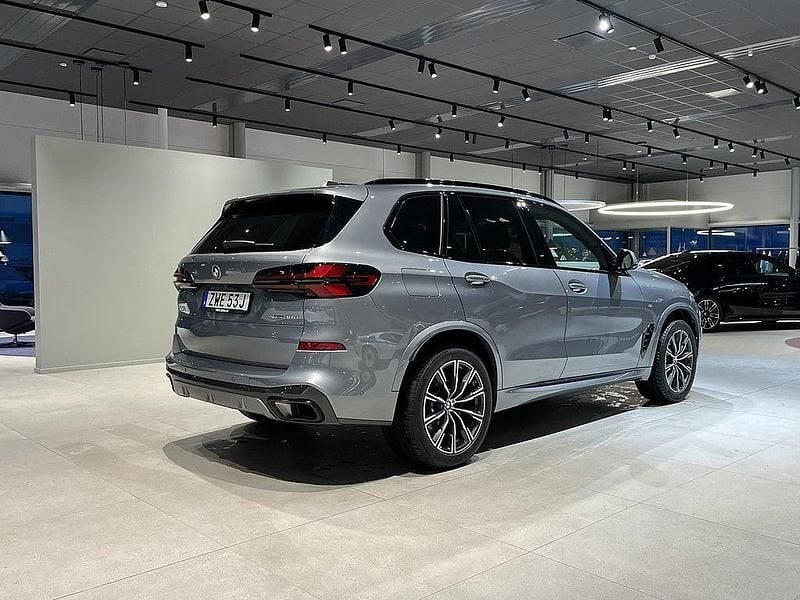 Begagnad BMW X5 M Sport 286 HK (210 kW) 2024 Grå SUV