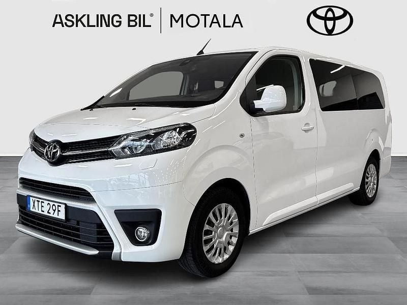 Vit Begagnad 2018 Toyota Proace Verso Kombi | 309 000 kr (Marknadspris) - Bild 1/3
