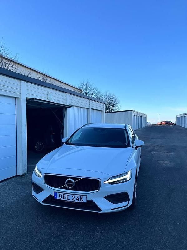 Begagnad 2019 Volvo V60 Kombi | 220 000 kr (Superpris) - Bild 1/4