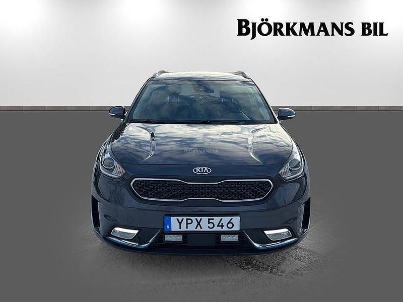 Begagnad Kia Niro Advance 105 HK (77 kW) 2017 /abt/ platinum graphite SUV