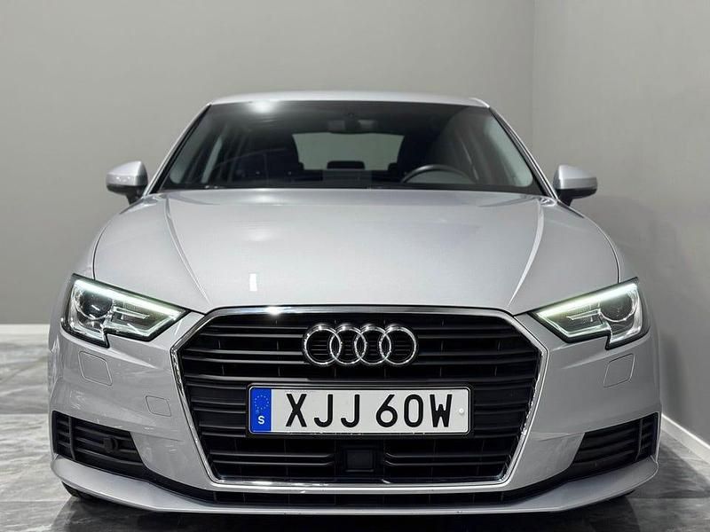 Begagnad Audi A3 Proline 116 HK (85 kW) 2020 Silver Sedan