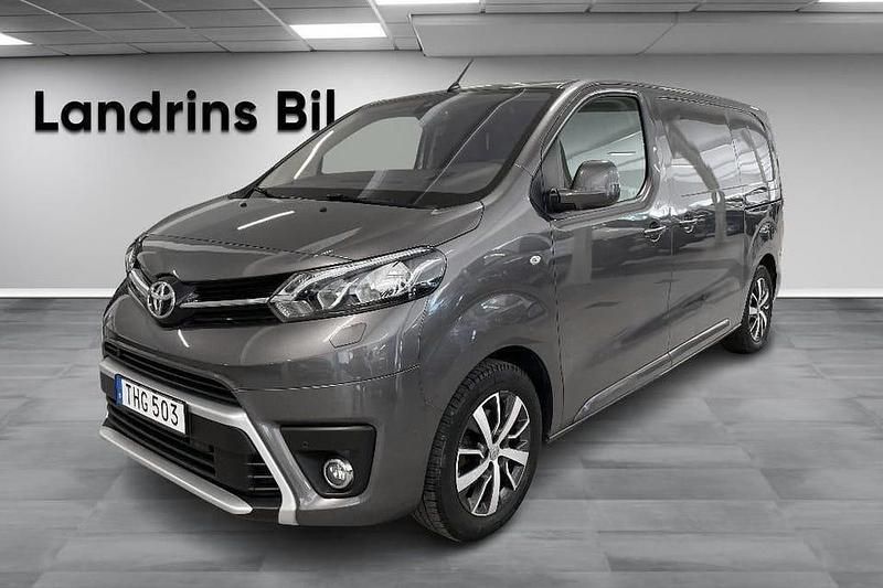 Mörkgrå Begagnad 2016 Toyota Proace Van | 162 375 kr (Marknadspris) - Bild 1/4