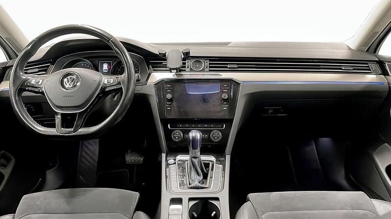 Begagnad VW Passat GTE 218 HK (160 kW) 2018 Vit Kombi