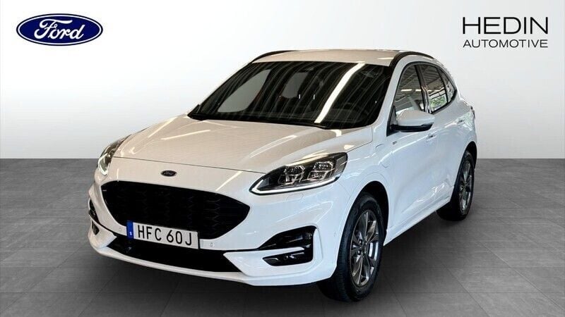Vit (white) Begagnad 2022 Ford Kuga Business Edition SUV | 279 900 kr (Marknadspris) - Bild 1/4