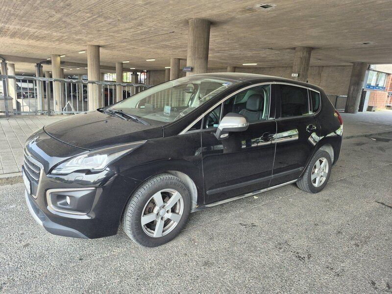 Svart Begagnad 2013 Peugeot 3008 Kombi | 67 000 kr (Marknadspris) - Bild 1/4