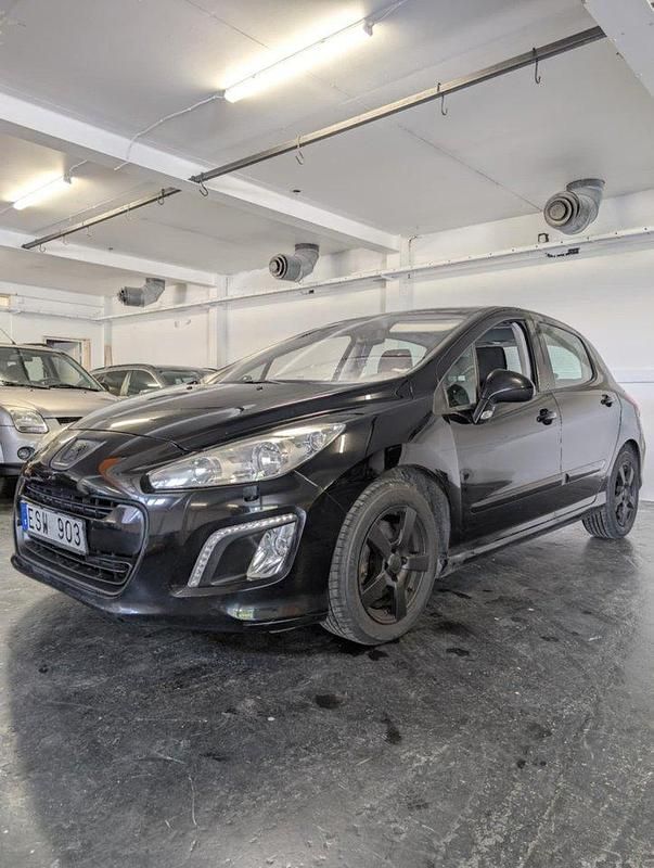 Svart Begagnad 2011 Peugeot 308 Halvkombi | 48 500 kr (Lite dyr) - Bild 1/4