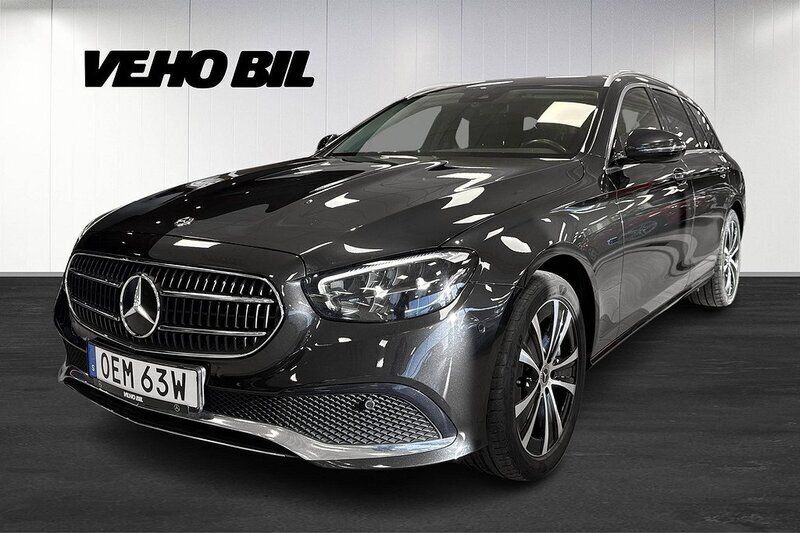 Grå Begagnad 2020 Mercedes E300 Avantgarde Kombi | 309 000 kr (Marknadspris) - Bild 1/4