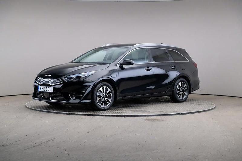 Begagnad Kia Ceed Advance 141 HK (103 kW) 2022 Svart Halvkombi