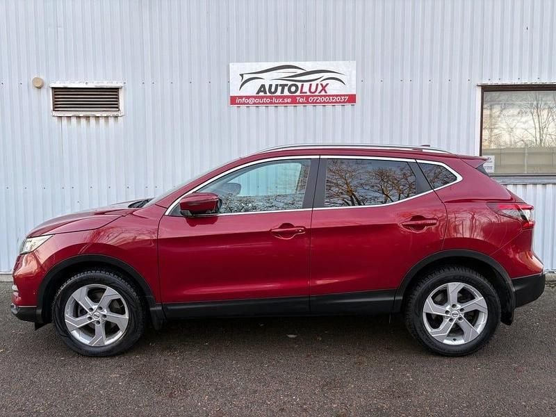 Röd Begagnad 2018 Nissan Qashqai Tekna SUV | 134 900 kr (Bra pris) - Bild 1/4